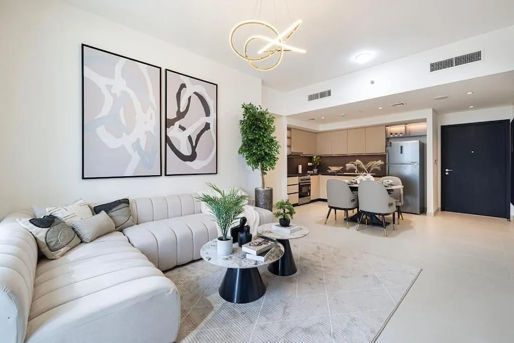 Stunning 3 Bedroom Apartment Facing Burj Dubai 0*,