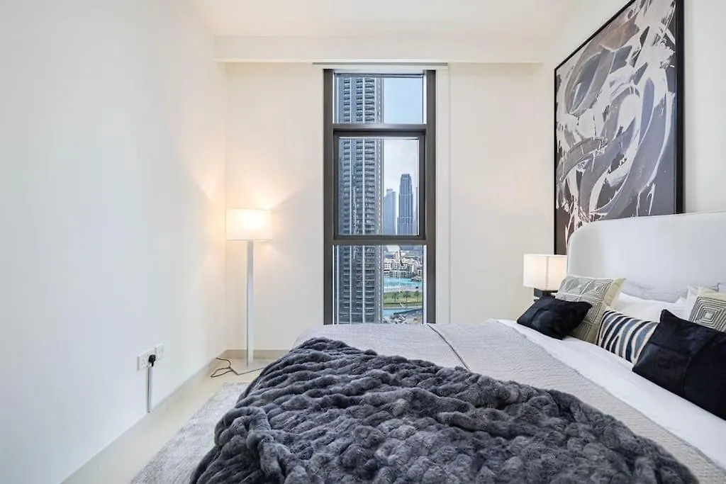 Stunning 3 Bedroom Apartment Facing Burj Dubai