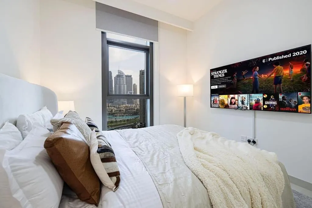 Stunning 3 Bedroom Apartment Facing Burj Dubaj