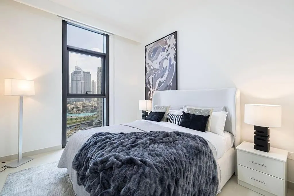 Stunning 3 Bedroom Apartment Facing Burj Dubaj Zjednoczone Emiraty Arabskie