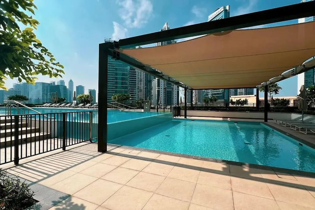 Stunning 3 Bedroom Apartment Facing Burj Dubaj 0*,