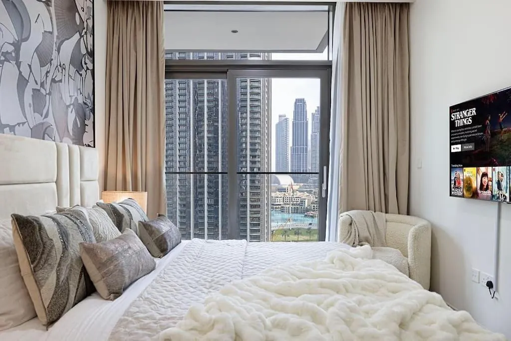 Stunning 3 Bedroom Apartment Facing Burj Dubaj 0*,  Zjednoczone Emiraty Arabskie