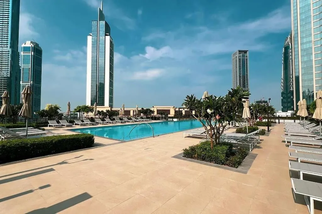 Stunning 3 Bedroom Apartment Facing Burj Dubaj Zjednoczone Emiraty Arabskie